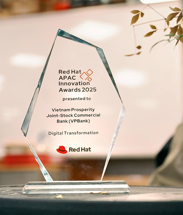 VPBank l&agrave; đại diện duy nhất của ng&agrave;nh ng&acirc;n h&agrave;ng Việt Nam được vinh danh tại giải thưởng của Red Hat