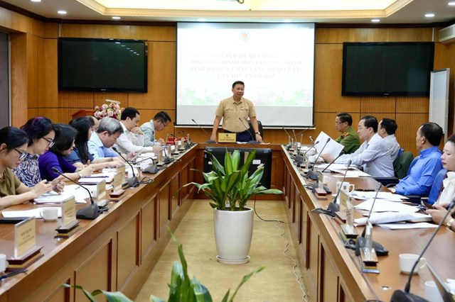 Thứ trưởng Bộ Tư pháp Nguyễn Thanh Ngọc chủ trì họp Ban Chỉ đạo, Ban Tổ chức và Hội đồng Bình chọn Chương trình “Vinh danh Gương sáng Pháp luật” 2025. (Ảnh: H.G)