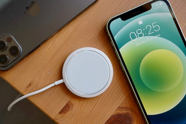 Bộ sạc MagSafe được b&aacute;n với gi&aacute;&nbsp;39 USD.