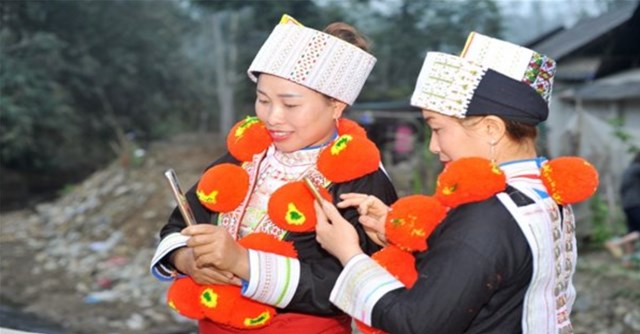 Hỗ trợ hộ ngh&#232;o, cận ngh&#232;o sử dụng dịch vụ viễn th&#244;ng di động, truy nhập Internet băng rộng - Ảnh 1
