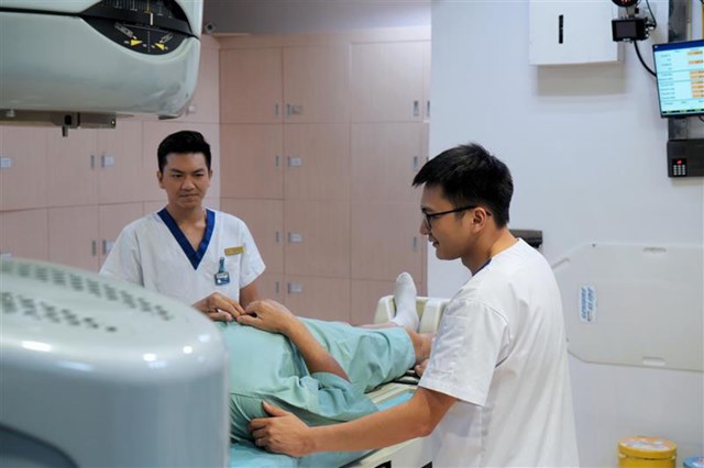 Sử dụng c&ocirc;ng nghệ hiện đại xạ trị cho bệnh nh&acirc;n ung thư tiền liệt tuyến &nbsp;