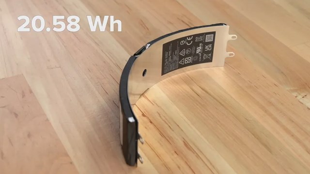 Pin 2 l&otilde;i với thiết kế dạng cong của Quest Pro.