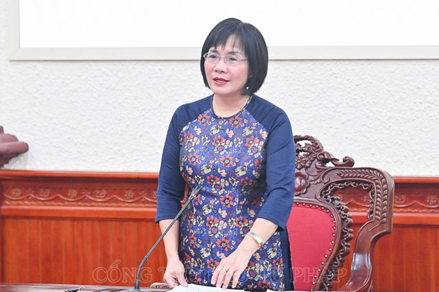 Thứ trưởng Đặng Ho&agrave;ng Oanh ph&aacute;t biểu kết luận phi&ecirc;n họp. &nbsp;