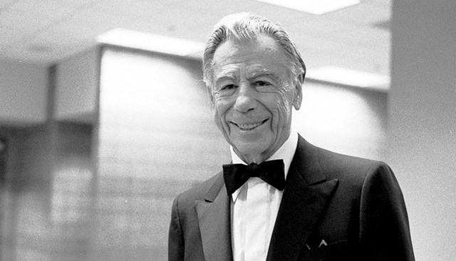 &nbsp;Kirk Kerkorian từng đi qua một thời tuổi thơ, tuổi trẻ cơ h&agrave;n.&nbsp;