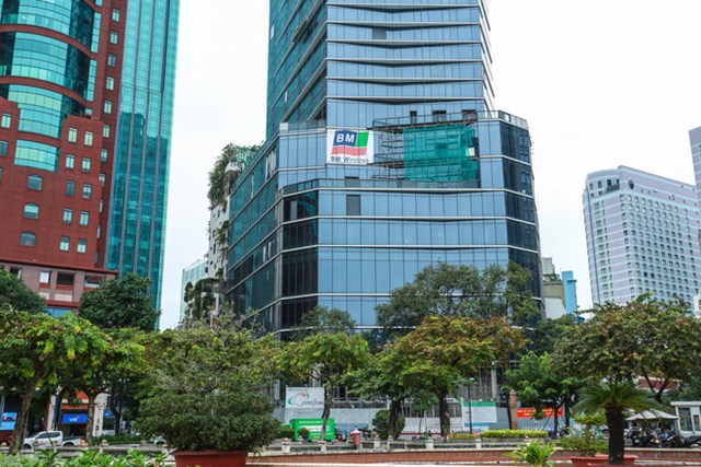 Từ đ&oacute;, Sở Kế hoạch v&agrave; Đầu tư TP HCM đề nghị Sở T&agrave;i nguy&ecirc;n v&agrave; M&ocirc;i trường, Sở X&acirc;y dựng r&agrave; so&aacute;t ph&aacute;p l&yacute; dự &aacute;n kh&aacute;ch sạn theo quy định.