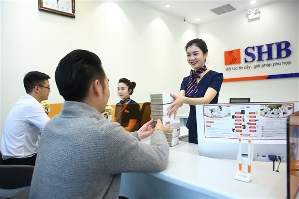 SHB được xem l&agrave; "h&igrave;nh mẫu" cho cuộc chạy đua tăng vốn v&agrave; thị gi&aacute;.