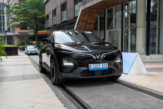 Mẫu xe VF 6 đang được mở b&aacute;n tại Indonesia