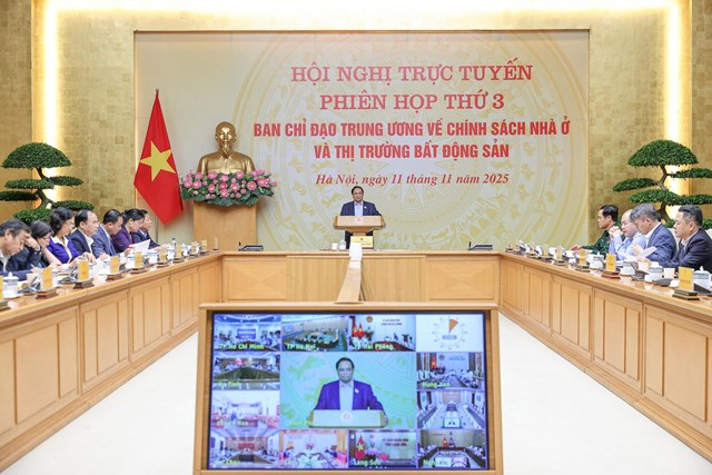 Thủ tướng Phạm Minh Ch&iacute;nh, Trưởng Ban Chỉ đạo Trung ương về ch&iacute;nh s&aacute;ch nh&agrave; ở v&agrave; thị trường bất động sản, chủ tr&igrave; phi&ecirc;n họp thứ 3 của Ban Chỉ đạo. Ảnh: VGP