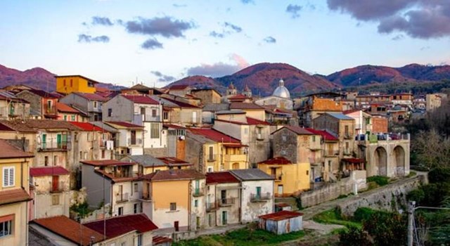 L&agrave;ng Cinquefrondi&nbsp;ở v&ugrave;ng&nbsp;Calabria, nam Italy. Ảnh:&nbsp;Tullio Pronesti.