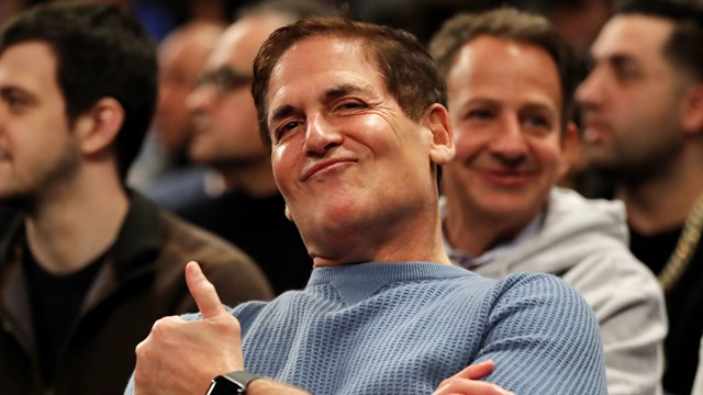 Mark Cuban tiết lộ, &ocirc;ng đ&atilde; nghĩ ra một &yacute; tưởng quảng c&aacute;o k&eacute;o d&agrave;i khoảng 14 gi&acirc;y để b&aacute;n được h&agrave;ng.