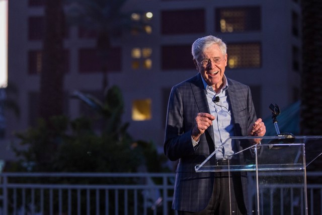 Tỷ ph&uacute; Charles Koch l&agrave; nh&agrave; t&agrave;i trợ ch&iacute;nh trị lớn.