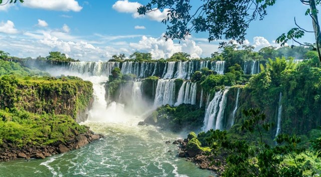 Th&aacute;c nước Iguaz&uacute;