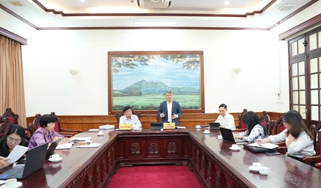 Quang cảnh buổi làm việc.