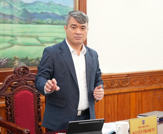 Thứ trưởng Nguyễn Thanh T&uacute; kết luận buổi l&agrave;m việc.