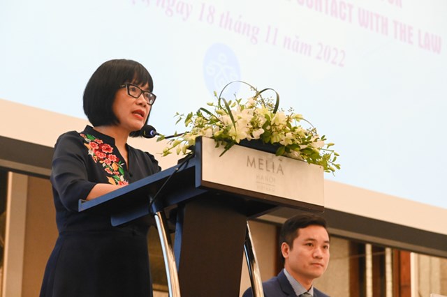 Thứ trưởng Bộ Tư ph&aacute;p&nbsp;Đặng Ho&agrave;ng Oanh ph&aacute;t biểu khai mạc Phi&ecirc;n thảo luận
