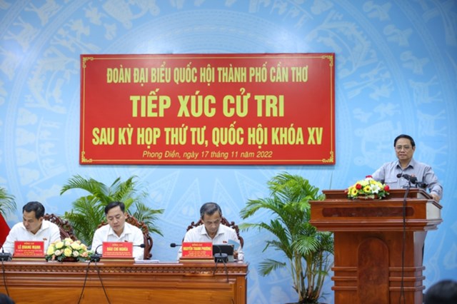 Thủ tướng: Nghi&#234;n cứu nới room t&#237;n dụng một c&#225;ch hợp l&#253;; miễn giảm ph&#237;, lệ ph&#237; cho doanh nghiệp - Ảnh 1