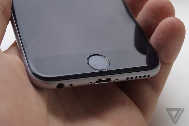 Apple tiếp tục phải bồi thường 113 triệu USD, v&#236; b&#243;p hiệu năng của những chiếc iPhone cũ - Ảnh 1