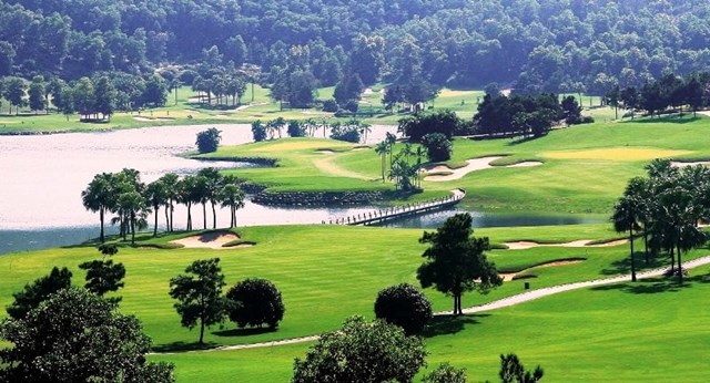 S&acirc;n golf Ch&iacute; Linh.