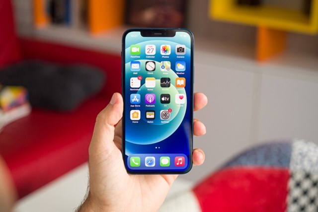 Việc sử dụng nhiều nh&agrave; cung ứng m&agrave;n h&igrave;nh cho thấy triết l&yacute; kh&aacute;c biệt giữa Tim Cook v&agrave; Steve Jobs.