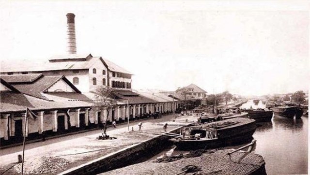 T&agrave;u thủy ch&uacute; Hỷ từng nức tiếng S&agrave;i G&ograve;n xưa.