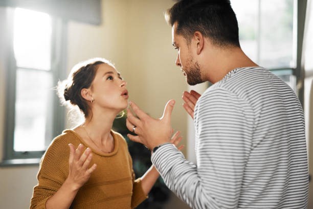 Nhiều cặp đ&ocirc;i lục đục v&igrave; bức thư t&igrave;nh của Fiat.