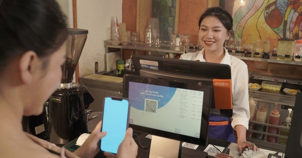 Cuộc đua điểm thanh to&#225;n kh&#244;ng tiền mặt - Ảnh 1