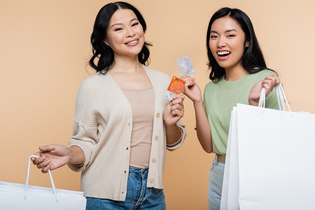 C&ograve;n g&igrave; vui hơn khi thẻ t&iacute;n dụng gi&uacute;p cả nh&agrave; gắn kết t&igrave;nh th&acirc;n với nhau (SHB) &nbsp;