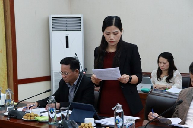 Đồng ch&iacute;&nbsp;Nguyễn Thị Mai Hi&ecirc;n, Ph&oacute; Vụ trưởng Vụ Ph&aacute;p chế, Bộ N&ocirc;ng nghiệp v&agrave; Ph&aacute;t triển n&ocirc;ng th&ocirc;n tr&igrave;nh b&agrave;y b&aacute;o c&aacute;o. &nbsp;