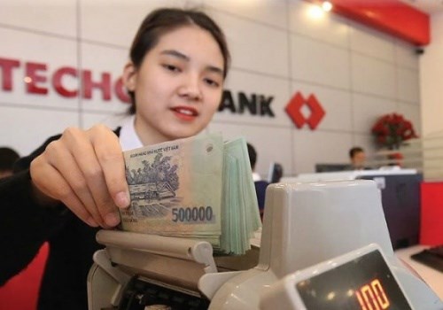 T&agrave;i ch&iacute;nh&nbsp;-&nbsp;ng&acirc;n h&agrave;ng&nbsp;vẫn được xem l&agrave; lĩnh vực thu h&uacute;t sự quan t&acirc;m của c&aacute;c nh&agrave;&nbsp;đầu tư&nbsp;nước ngo&agrave;i.