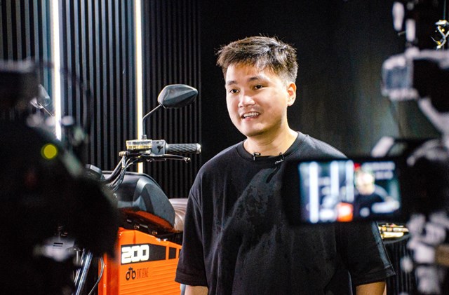 &Ocirc;ng Nguyễn B&aacute; Cảnh Sơn, CEO của Dat Bike.