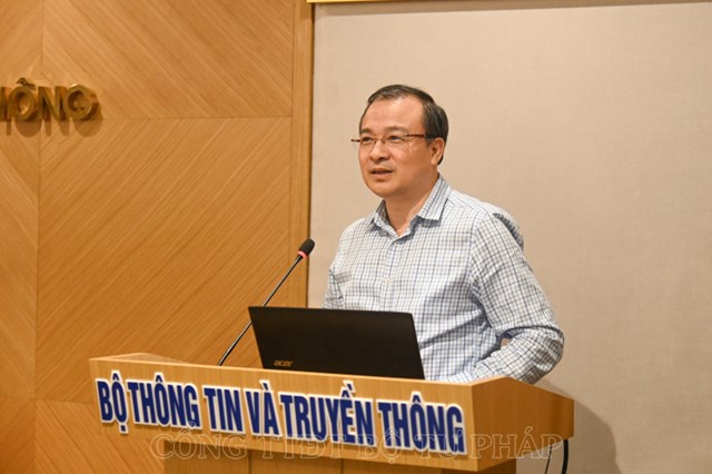 Đồng ch&iacute; Nguyễn&nbsp;Hồng Tuyến,&nbsp;Vụ trưởng Vụ Ph&aacute;p luật, Văn ph&ograve;ng Ch&iacute;nh phủ ph&aacute;t biểu tại Hội nghị.