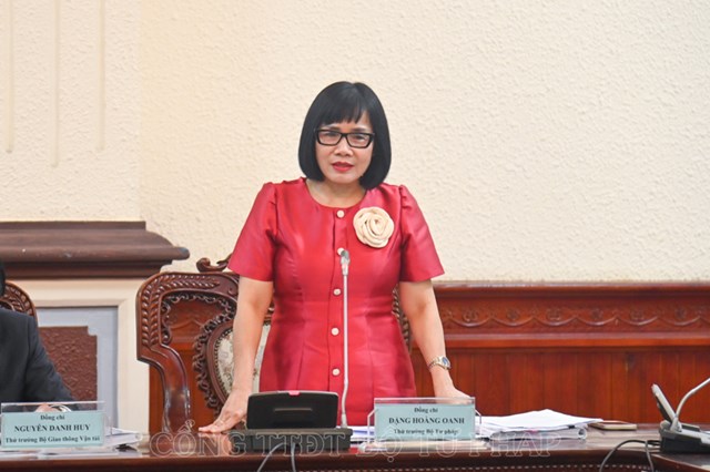 Thứ trưởng Đặng Ho&agrave;ng Oanh kết luận phi&ecirc;n họp.