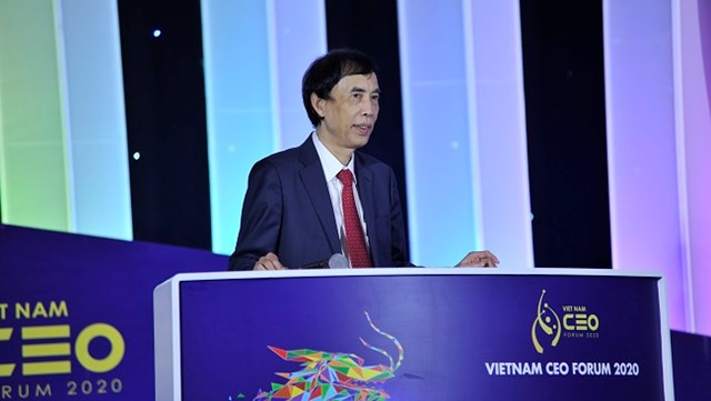 Chuy&ecirc;n gia kinh tế V&otilde; Tr&iacute; Th&agrave;nh trong CEO Forum 2020.