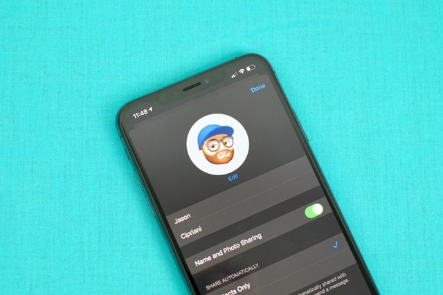 iMessage c&oacute; nhiều t&iacute;nh năng th&uacute; vị như Memoji, gửi ảnh, video độ ph&acirc;n giải cao.