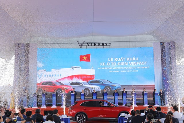 Thủ tướng Phạm Minh Ch&#237;nh: VinGroup - VinFast ch&#237;nh l&#224; đại diện ti&#234;u biểu cho một thế hệ doanh nghiệp mới năng động, s&#225;ng tạo, tự tin - Ảnh 1