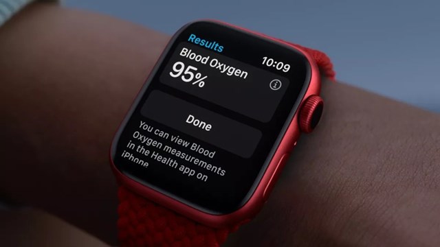 Những chiếc Apple Watch ng&agrave;y c&agrave;ng mang nhiều t&iacute;nh năng theo d&otilde;i sức khỏe hơn. Ảnh: Apple.