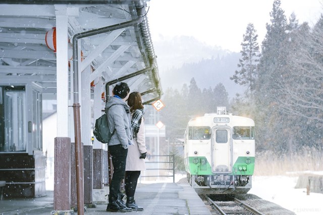 &nbsp;Đối với người d&acirc;n địa phương Tadami Line ch&iacute;nh l&agrave; &ldquo;đ&ocirc;i ch&acirc;n&rdquo; của họ &nbsp;