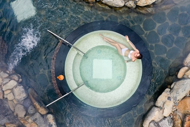 Yoko Onsen Quang Hanh sở hữu nhiều loại h&igrave;nh bể tắm phong ph&uacute; &nbsp;