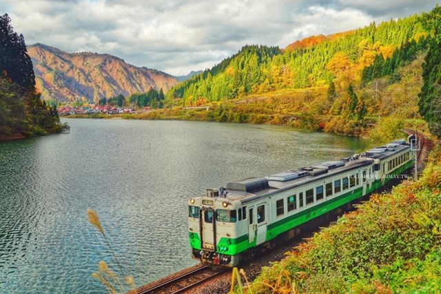 Cận cảnh con t&agrave;u Tadami Line