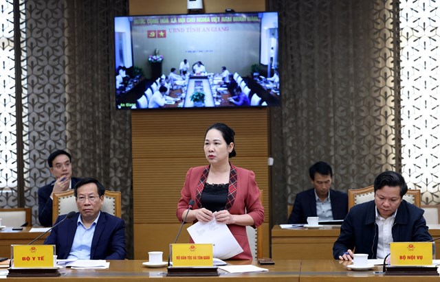 Đại diện Bộ D&acirc;n tộc v&agrave; T&ocirc;n gi&aacute;o ph&aacute;t biểu - Ảnh: VGP/Đức Tu&acirc;n