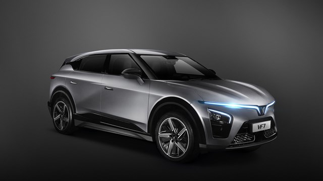 Mẫu xe VF 7 vừa được VinFast cho ra mắt.