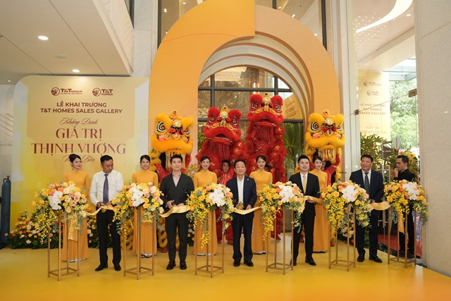 Nghi thức cắt băng ch&iacute;nh thức khai trương T&amp;T Homes Sales Gallary &nbsp;