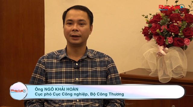 &Ocirc;ng Ng&ocirc; Khải Ho&agrave;n trả lời phỏng vấn của ph&oacute;ng vi&ecirc;n B&aacute;o Ph&aacute;p luật Việt Nam.