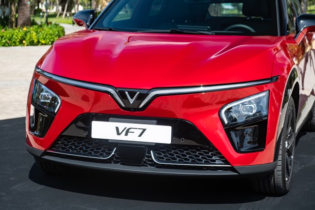 Chi tiết VinFast VF 7 Plus bản thương mại: Gi&#225; từ 999 triệu, đẹp như concept, nhiều c&#244;ng nghệ vượt ph&#226;n kh&#250;c - Ảnh 12