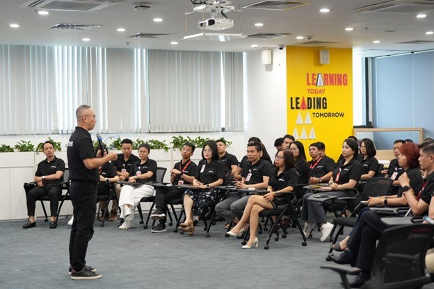 Hoạt động đ&agrave;o tạo Agile tại ROX Group được duy tr&igrave; thường xuy&ecirc;n. &nbsp;