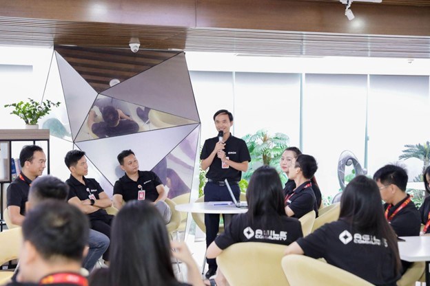 Một buổi sinh hoạt định kỳ của CLB Agile tại ROX Group. &nbsp;