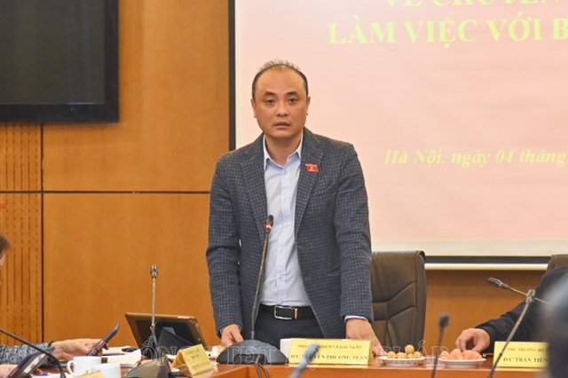 Đồng ch&iacute; Nguyễn Phương Tuấn, Ph&oacute; Chủ nhiệm Ủy ban Khoa học, C&ocirc;ng nghệ v&agrave; M&ocirc;i trường của Quốc hội ph&aacute;t biểu kết luận buổi l&agrave;m việc.