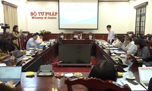 &Ocirc;ng Nguyễn Hồng Ngọc ph&aacute;t biểu tại hội thảo.