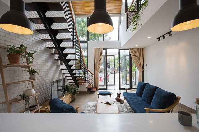 Đất d&#224;i 20 m được cắt đ&#244;i l&#224;m ph&#242;ng ngủ biệt lập th&#234;m khu vườn ‘sang chảnh’ - Ảnh 1