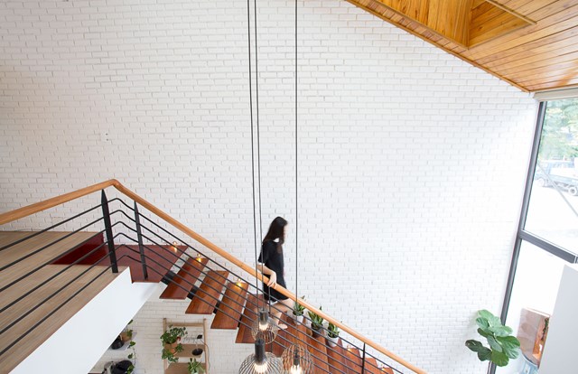 Đất d&#224;i 20 m được cắt đ&#244;i l&#224;m ph&#242;ng ngủ biệt lập th&#234;m khu vườn ‘sang chảnh’ - Ảnh 5